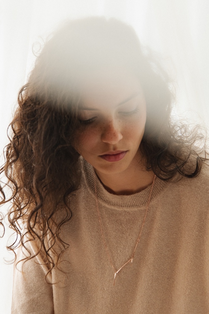 NECKLACE LASSO TWISTED BONE K1.23 Rose