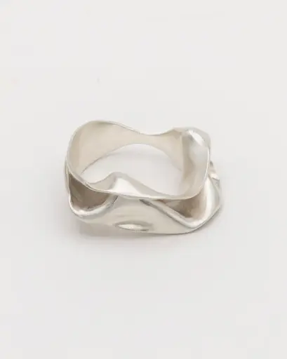 [R43.1] RING Carolina De Barros