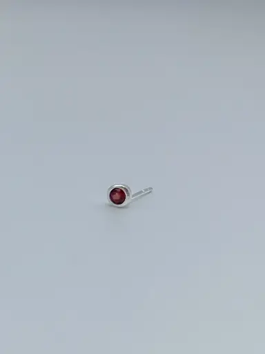 [O1.34 silver-garnet] Earring LASSO