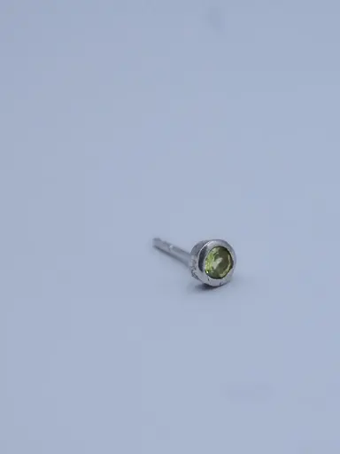 [O1.34 silver peridot] Earring LASSO