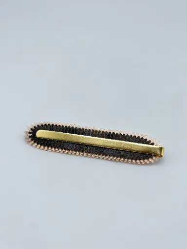 [B4.1-2] Brooch