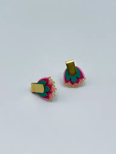 [O4.1-1] Earrings