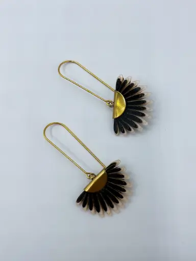 [O4.4-1-2] Earrings