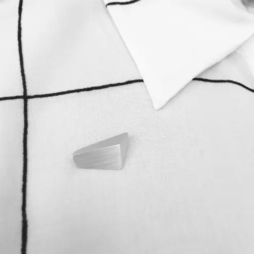 [B17.1] Broche